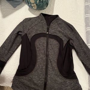 lululemon reversible jacket with lululemon logo on front - sz small